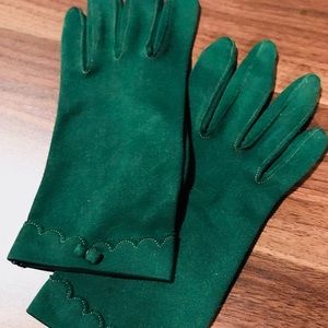 Vintage emerald green women’s gloves